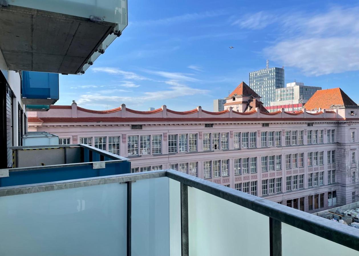 Central Stay Bratislava Bagian luar foto